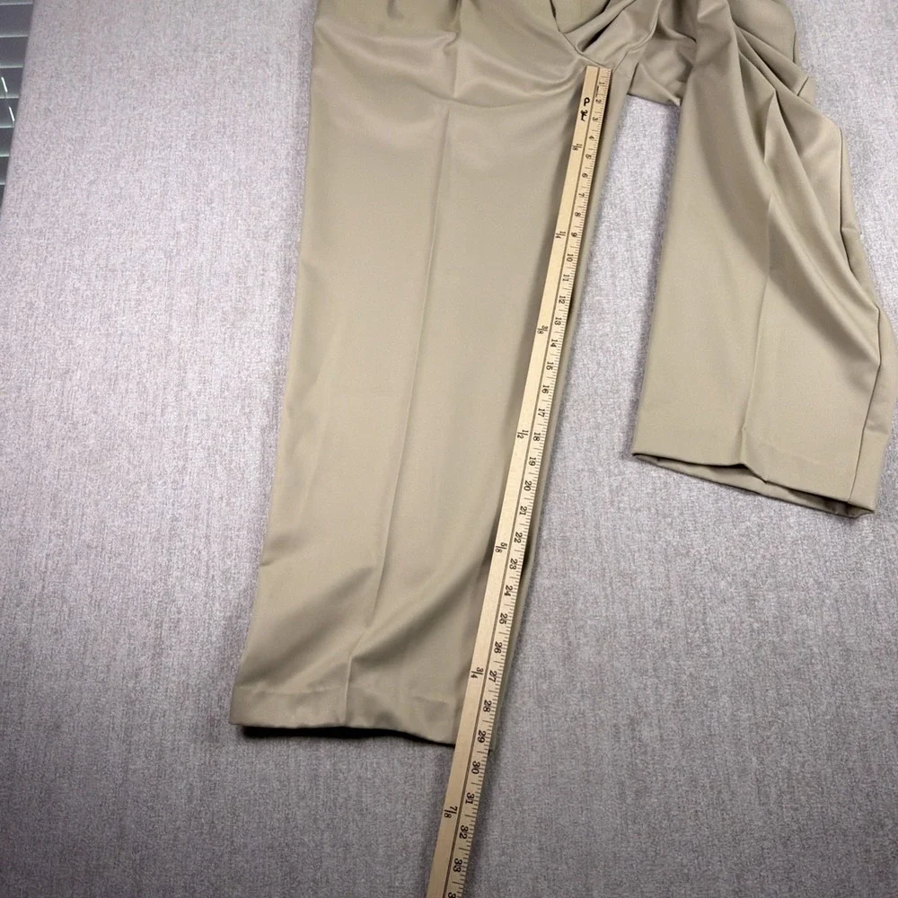 Izod pants Mens Size 36x32 Beige Double Pleated‎ Golf Classix Performance Active